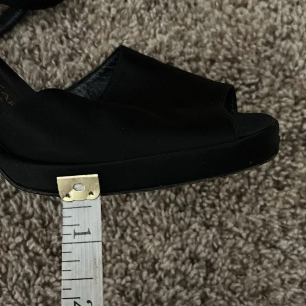 Donna Karan Ladies Size 7 Black High Heel Shoes